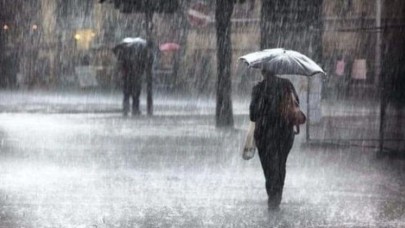 Peş peşe uyarı yapıldı: İstanbul’a doğru dört koldan yağış geliyor!