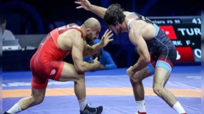 Güreşçi Feyzullah Aktürk dünya üçüncüsü oldu