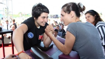 KÜÇÜKÇEKMECE’DE BÜYÜK EĞLENCE