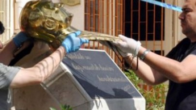 Atatürk büstüne saldırı