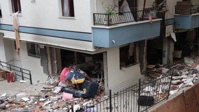 Mamak'ta 6 katlı binada patlama: 1 ölü