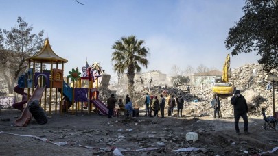 Peş peşe sarsıntılar: Naci Görür 7 ve üstü deprem için o bölgeyi işaret etti