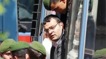 Mahkemede dalga geçti