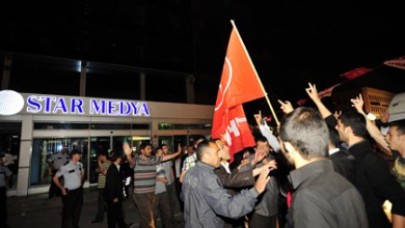 Ülkücüler Star Gazetesi'ni bastı!