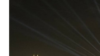 Kız Kulesi kırmızı-beyaz