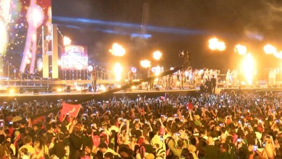 İmamoğlu: Cumhuriyetimize sahip çıkmak, barışa, huzura, kardeşliğe de sahip çıkmaktır