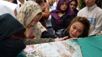 Gazeteci Beyhan Mutlu toprağa verildi