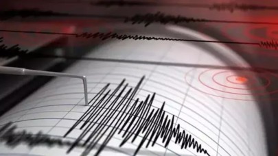Endonezya'da peş peşe iki büyük deprem!