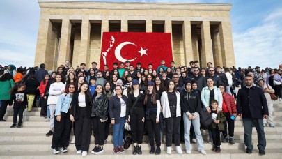 KÜÇÜKÇEKMECE BELEDİYESİ’NDEN ANITKABİR’E ZİYARET