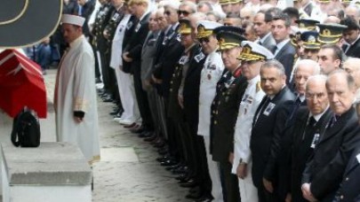 Tümer toprağa verildi