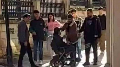 İnsanlığı engelli!