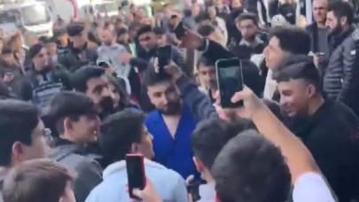 Hayranlar birbirine girdi