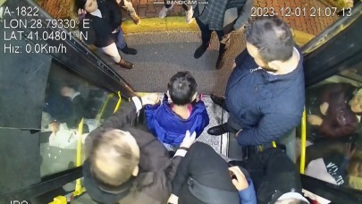 Çocuklarını otobüste unuttular!