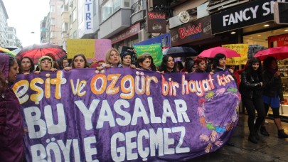 Kadına soy adı yok!