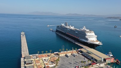 Denizleri aşıp geliyorlar