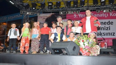 Festival coşkusu yerel seslerle devam ediyor