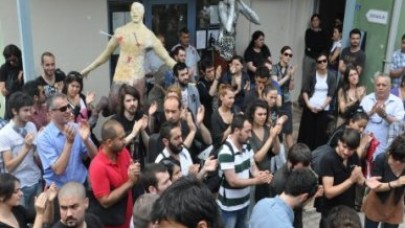 Kocaeli Üniversitesi Güzel Sanatlar Fakültesi Hereke'de nöbette