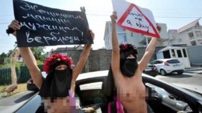 Suudi kadınlara üstsüz destek