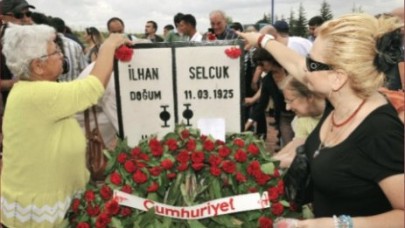 Cumhuriyet’le yaşıyor