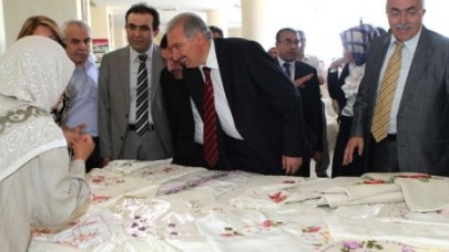 BAŞAKŞEHİRLİ KADINLAR EL EMEKLERİNİ SERGİLEDİ