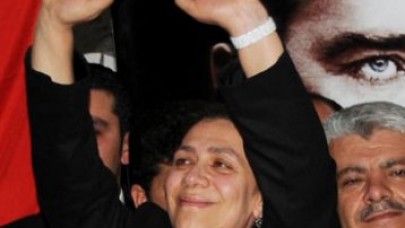 Oya Eronat'a işadamlarından istifa çağrısı