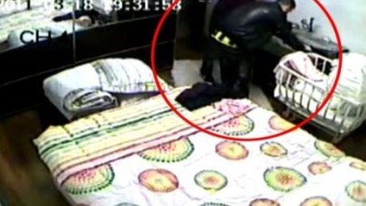 YATAK ODASINDA KAMERA VARDI