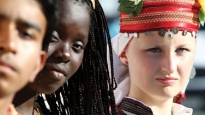 Binlerce çocuk Türkçe konuşuyor