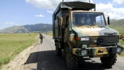 Askeri araca saldırı: 1 şehit, 3 yaralı