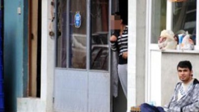 'İç çamaşırı görünüyor'