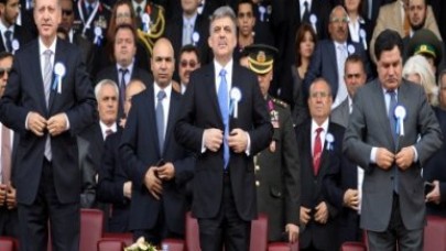 Mezuniyet töreninde mini zirve