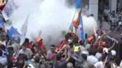 Katliamın 18.yılında polisten sert müdahale