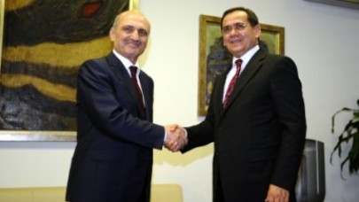 Kabineye girdiğini televizyondan öğrendi