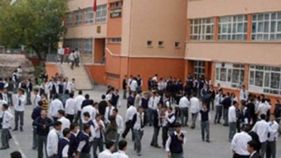 Devlet okulları sınıfta kaldı