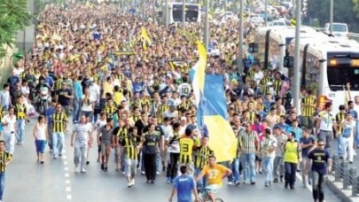Fenerbahçeliler ayağa kalktı