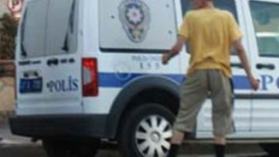 Gözleri dönmüş!..