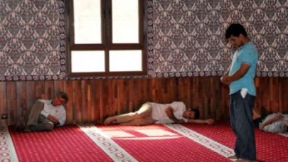 "CAMİ YATMA YERİ DEĞİL ZATEN"
