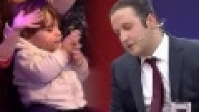 HEM UYUDU HEM ALKIŞLADI