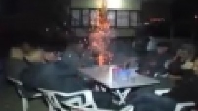 Havai Fişek Patlatan Dayılar.