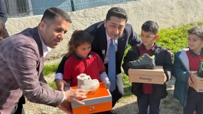 Çocuklara 2.000 Çift Ayakkabı Desteği