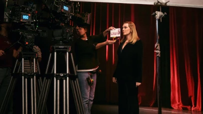 Demet Evgâr’dan kırmızı ışık uygulamasıyla şiddete dur çagrısı