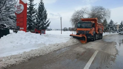 İBB’DEN BOLU’DAKİ KARLA MÜCADELE ÇALIŞMALARINA DESTEK