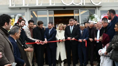 Elle Cafe, West Marin Beylikdüzü’nde hizmette