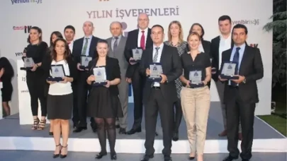 Bahçeşehir  Koleji'ne "Yılın İtibarlısı"  ödülü...