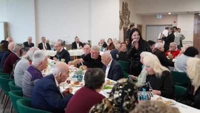 İBB Huzurevi’nde kahvaltı bayramlaşma