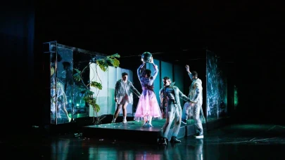 Çirkin"e iki ödül birden....