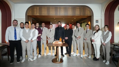 Alaz Restoran bir yaşında