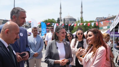 Üsküdar’da kariyer buluşmasında iş arayanlar ve işverenler bir arada