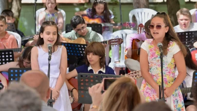 Belediye Kursları Meyvesini Verdi: Kursiyerlerden Unutulmaz Konser