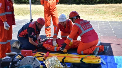 BEYLİKDÜZÜ’NDE AFET GÖNÜLLÜLERİNE KAPSAMLI EĞİTİM