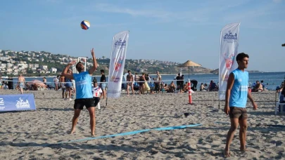 30 Ağustos Zafer Kupası Plaj Voleybolu Turnuvası nefesleri kesti
